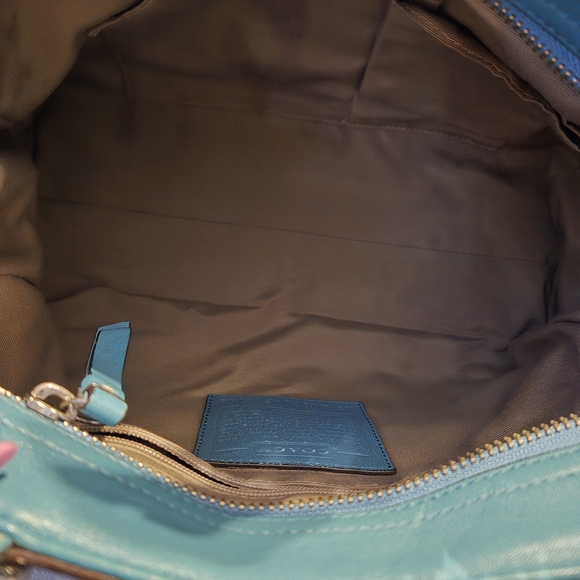 Coach Hampton Blue Leather Shoulder Bag with Gold Accents - Picture 12 of 13